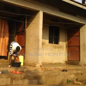 5bdrm House in Kasenge Seguku, Division A for sale