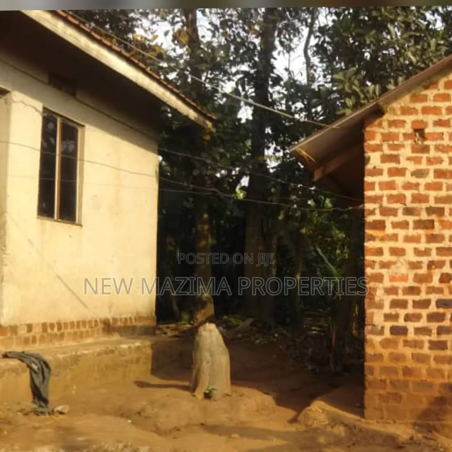 5bdrm House in Kasenge Seguku, Division A for sale