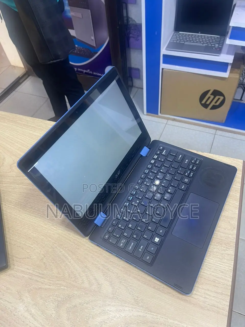 New Laptop Acer Aspire R3-131t 4GB Intel Core I5 HDD 500GB