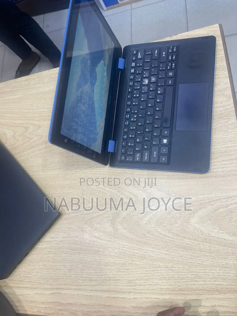 New Laptop Acer Aspire R3-131t 4GB Intel Core I5 HDD 500GB