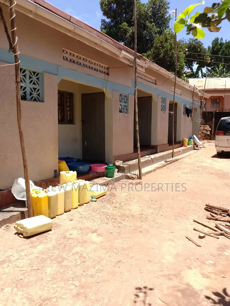 5bdrm House in Makindye Boston, Division A for sale