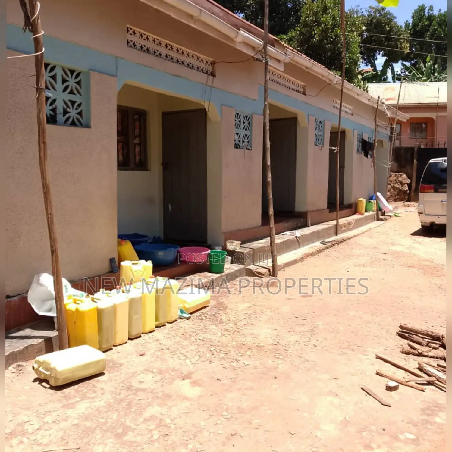 5bdrm House in Makindye Boston, Division A for sale