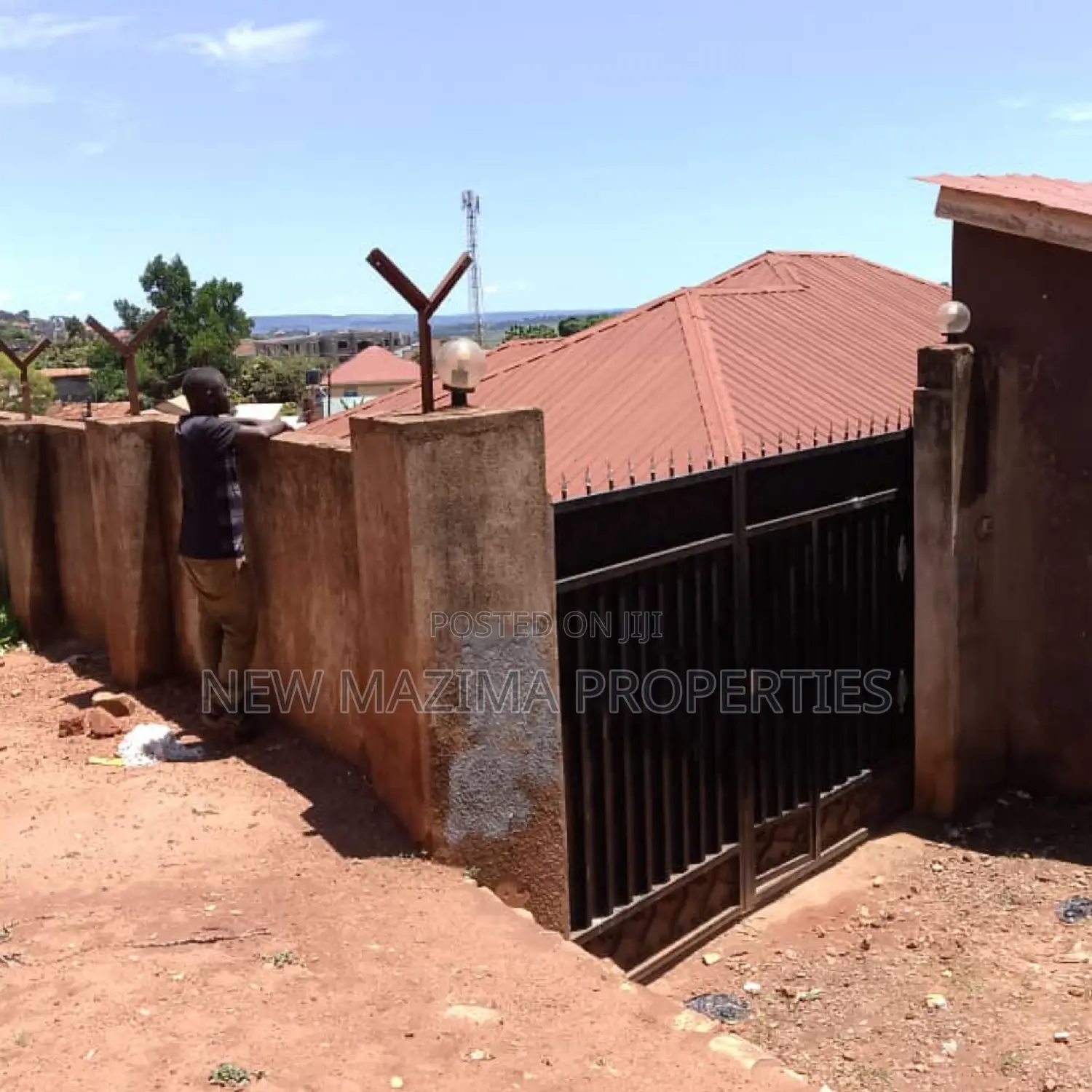 5bdrm House in Makindye Boston, Division A for sale