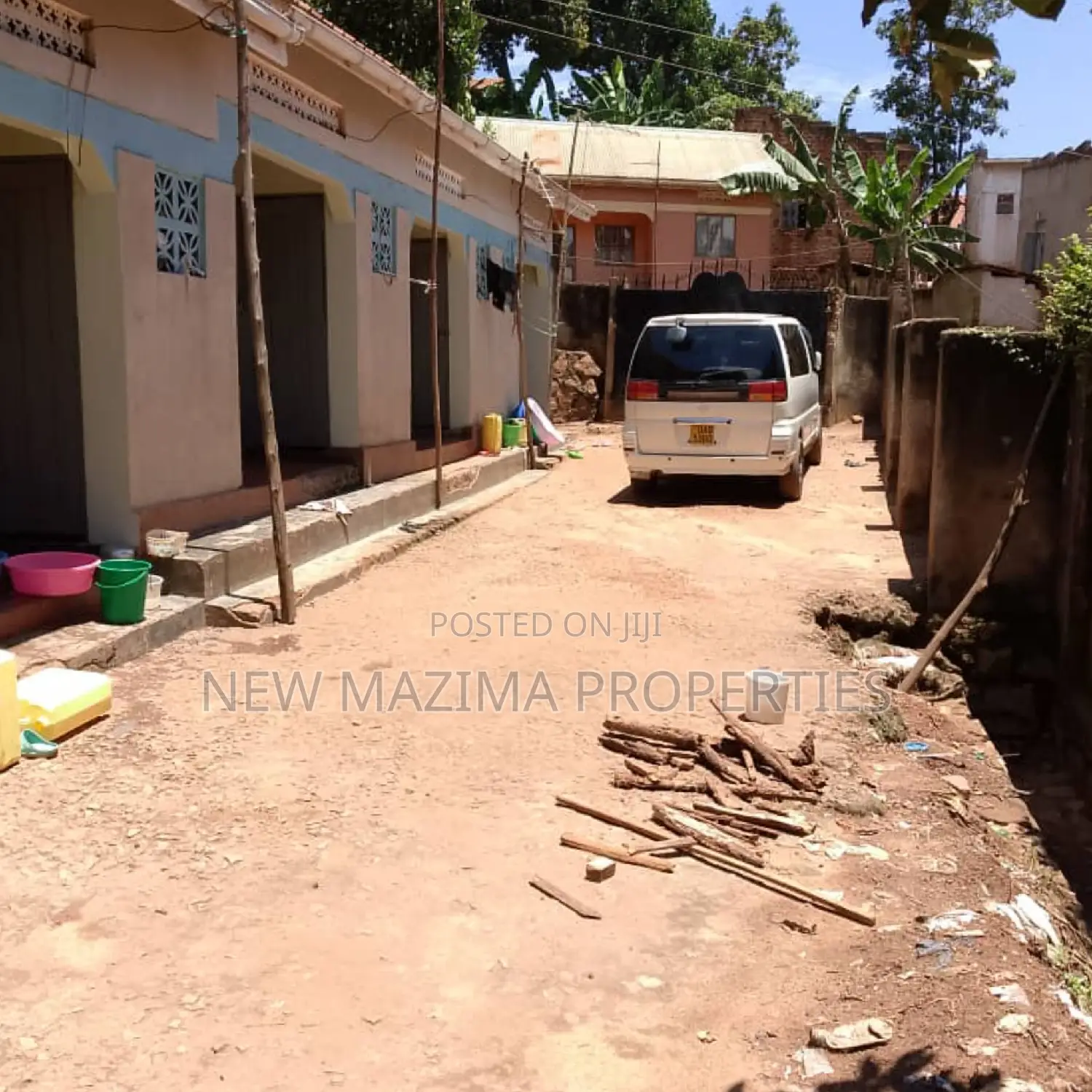 5bdrm House in Makindye Boston, Division A for sale