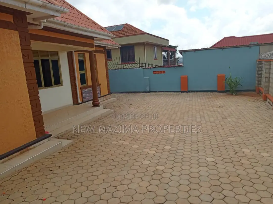 3bdrm Bungalow in Nansana, Division A for sale