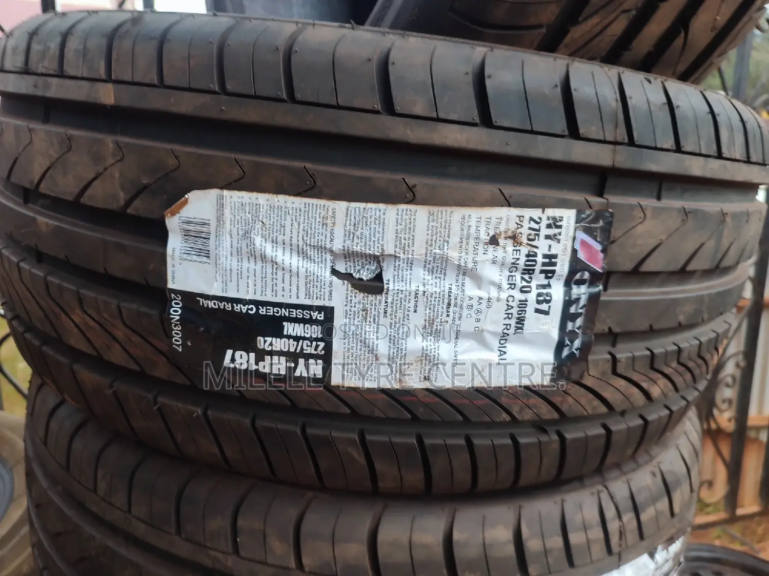 275/40r20 Onxy