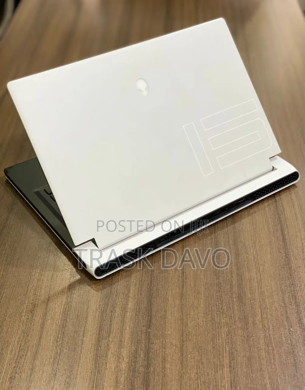 New Laptop Alienware M17x R2 16GB Nvidia SSD 1T
