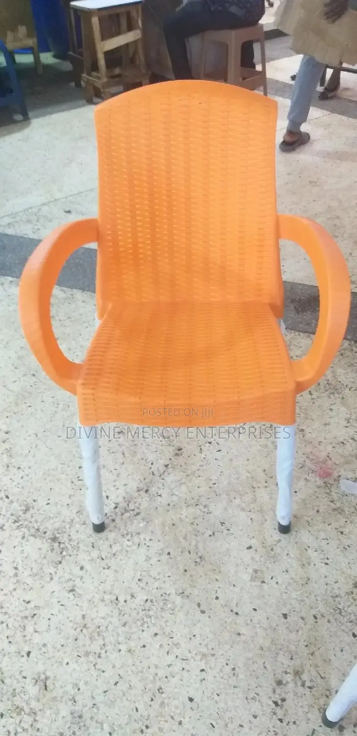 Armed Chair With Steel Legs