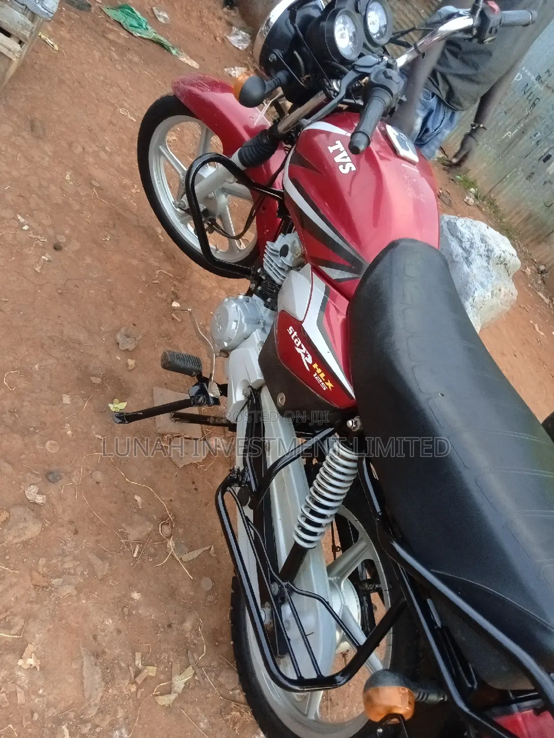 TVS HLX 125 2023 Red