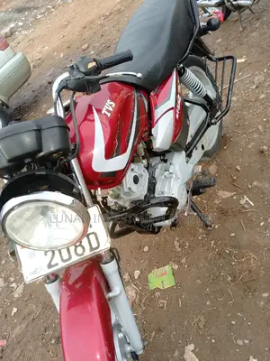 TVS HLX 125 2023 Red