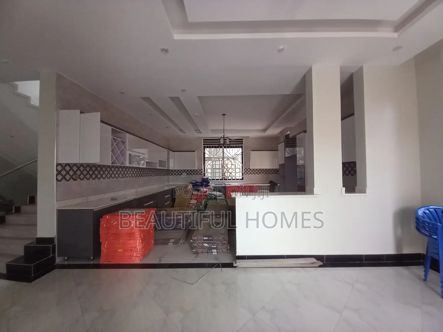 Furnished 6bdrm Mansion in Kira for sale