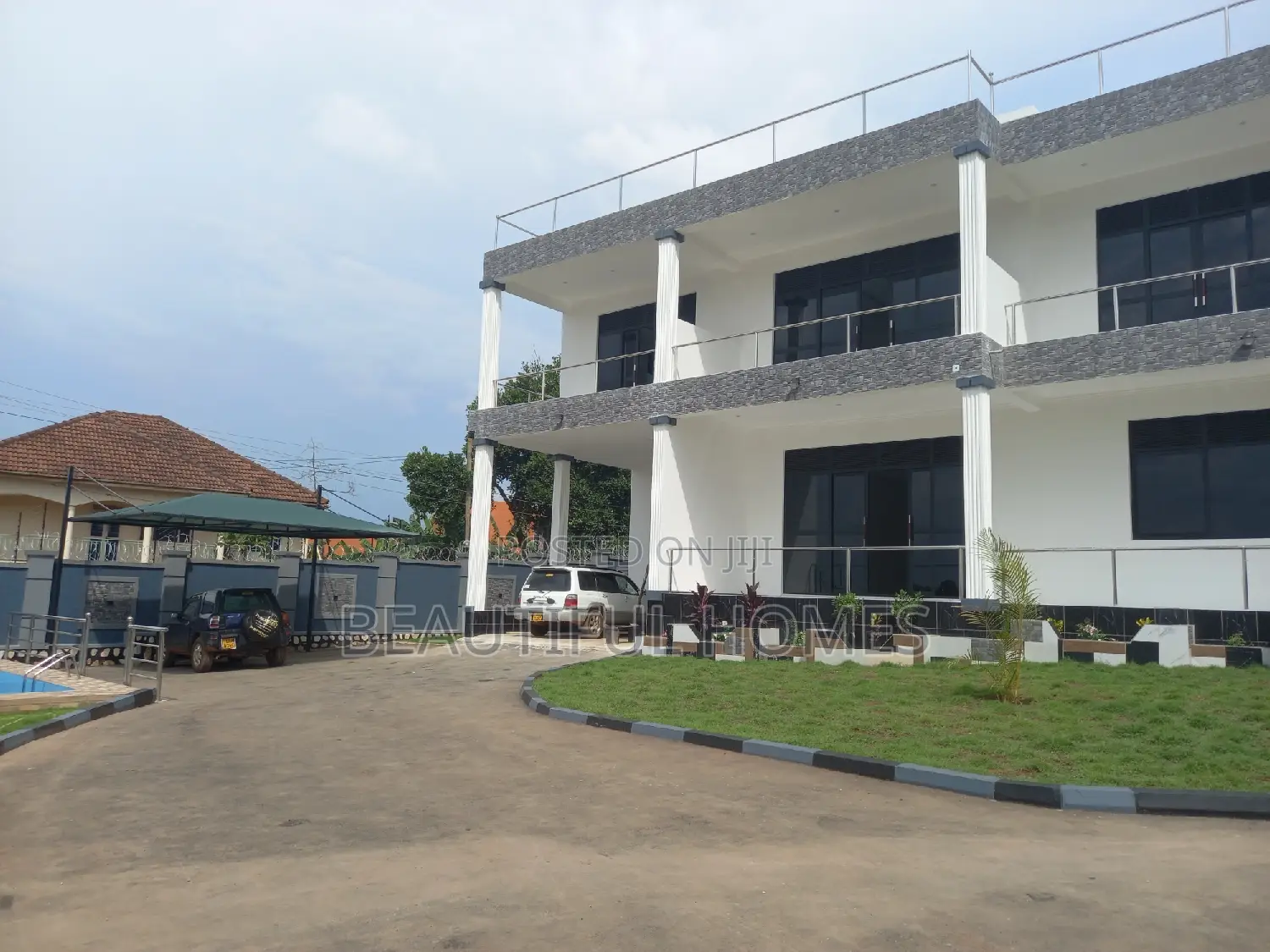 Furnished 6bdrm Mansion in Buwate, Central Division for sale