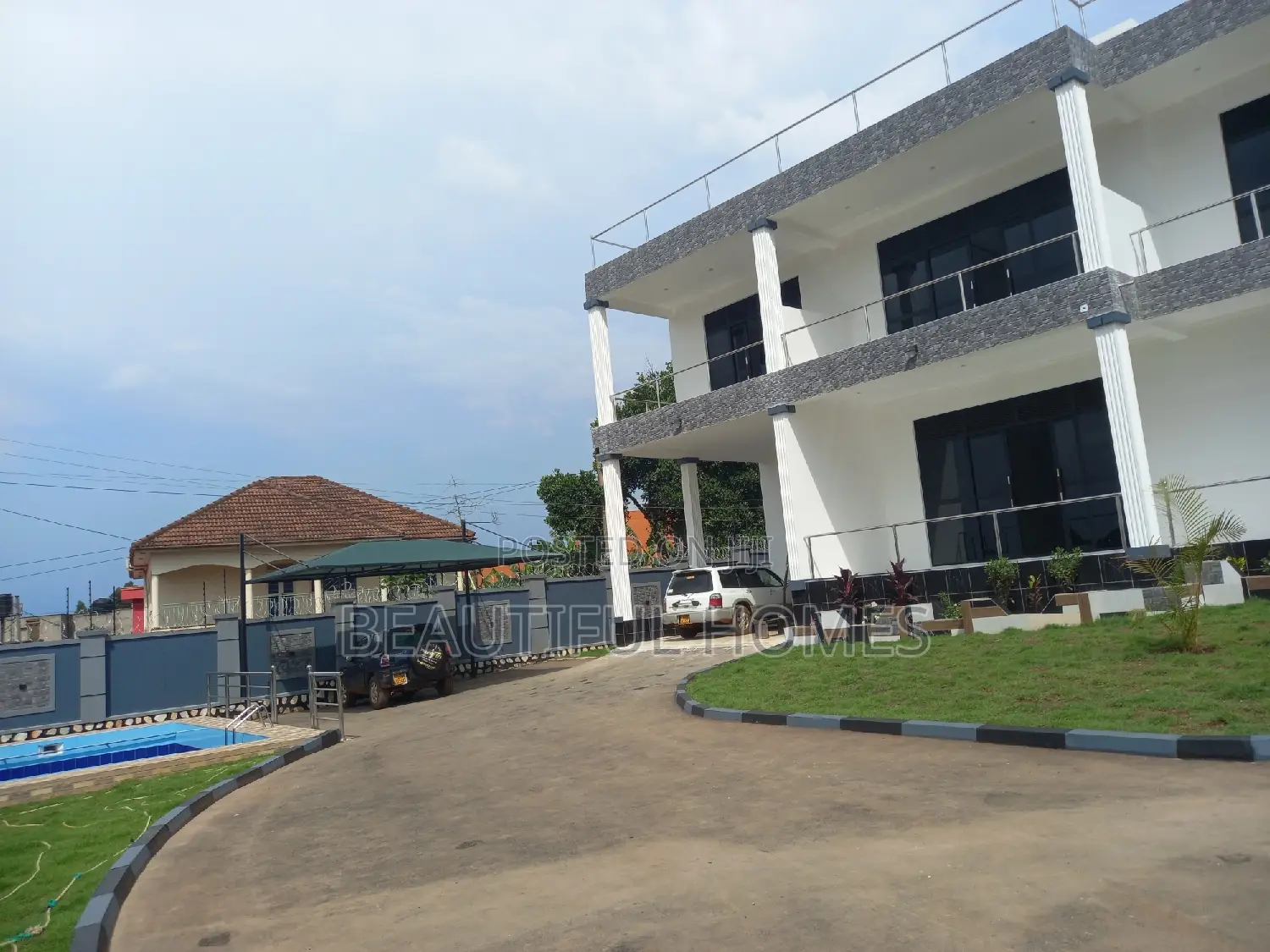 Furnished 6bdrm Duplex in Buwate, Kira for sale
