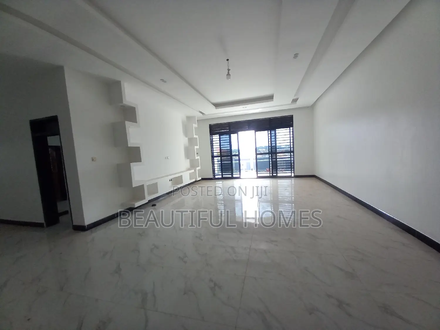Furnished 6bdrm Mansion in Buwate, Kira for sale