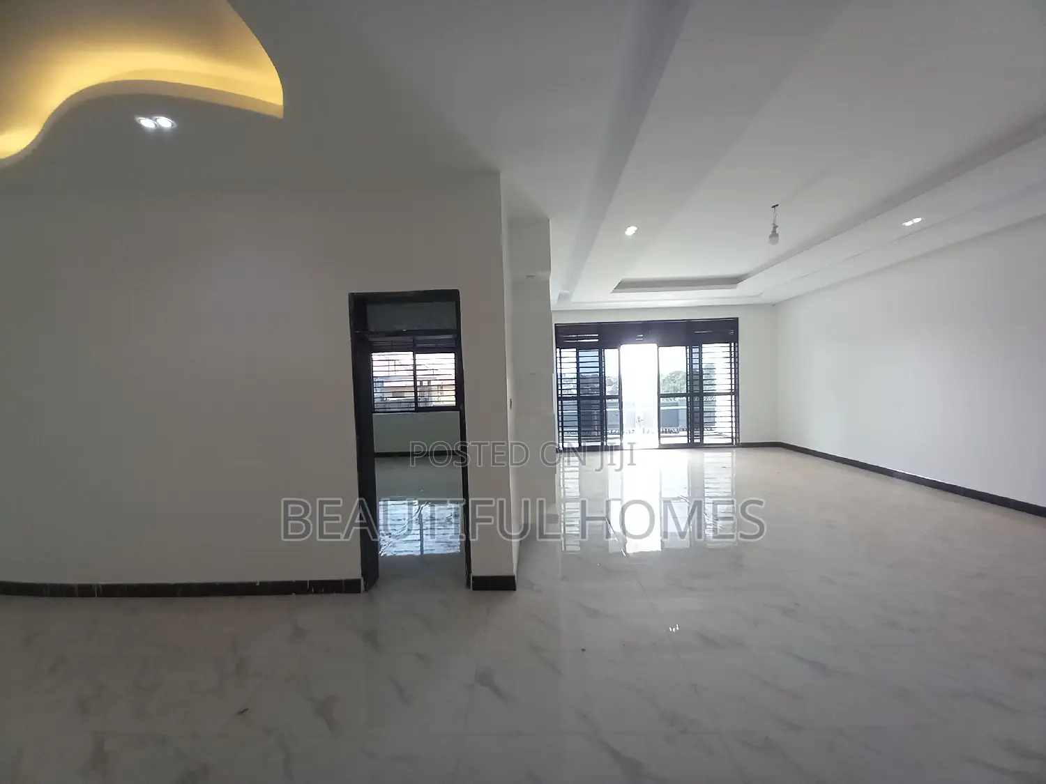 Furnished 6bdrm Mansion in Buwate, Kira for sale