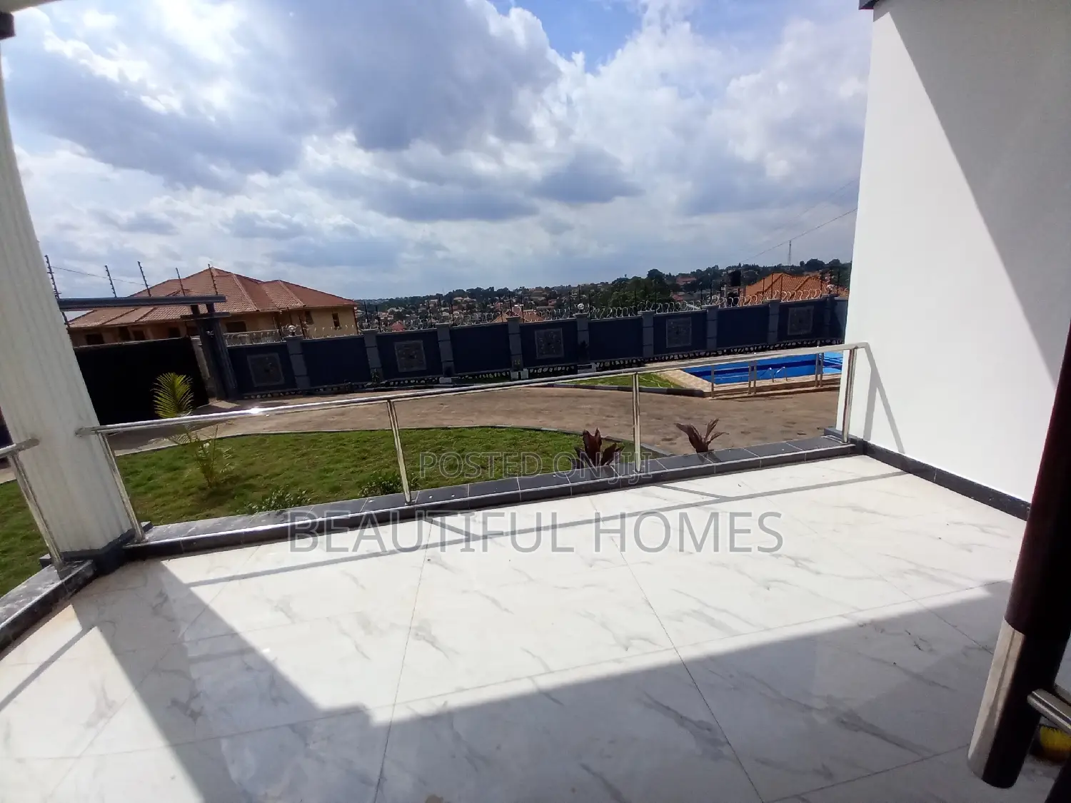 Furnished 6bdrm House in Buwate, Kira for sale
