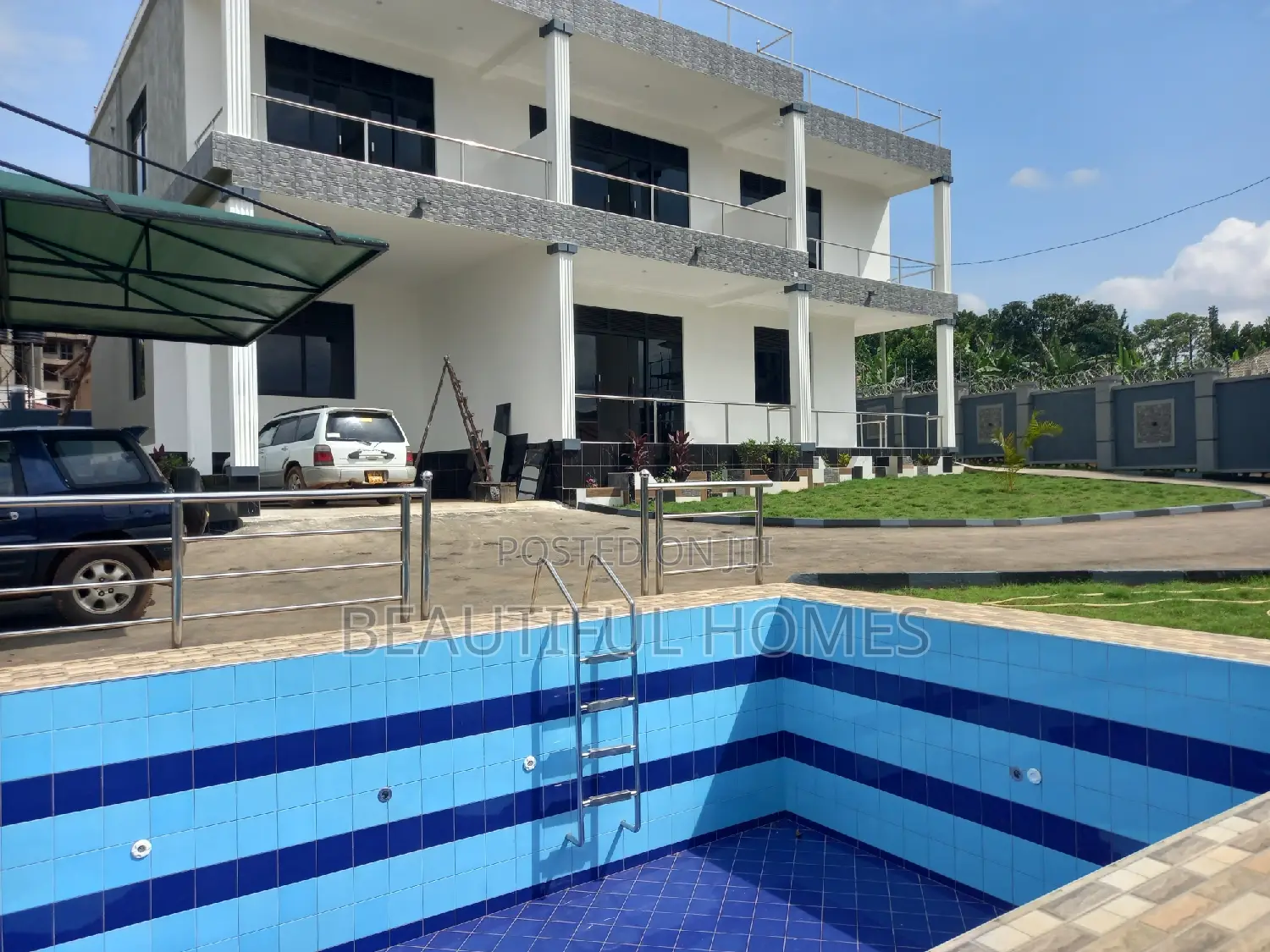 Furnished 6bdrm Mansion in Buwate Kira for sale