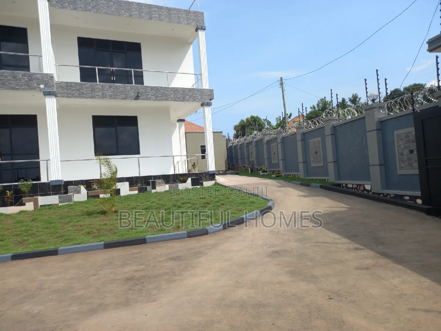 Furnished 6bdrm Mansion in Buwate Kira for sale