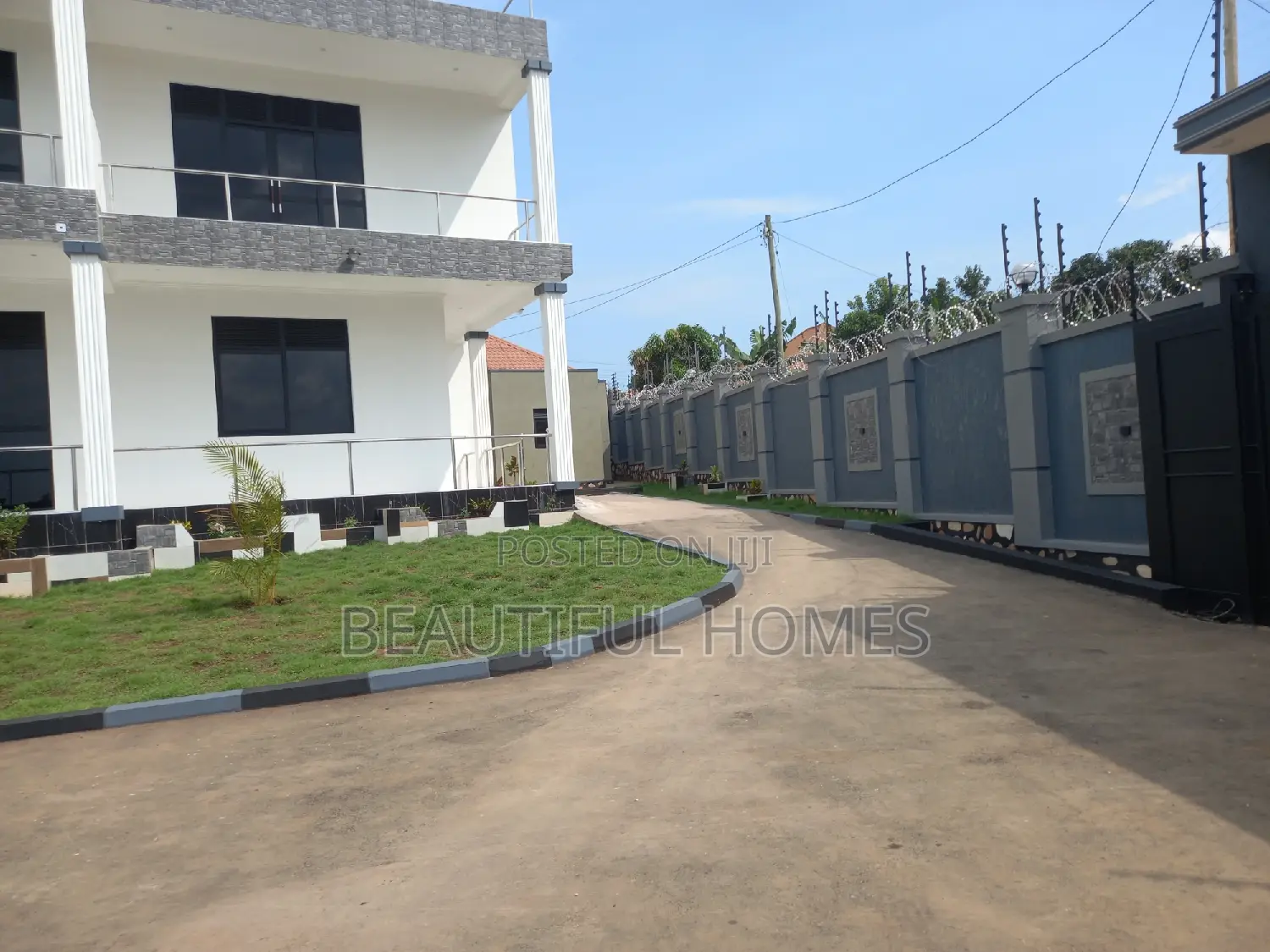 Furnished 6bdrm Mansion in Buwate Kira for sale