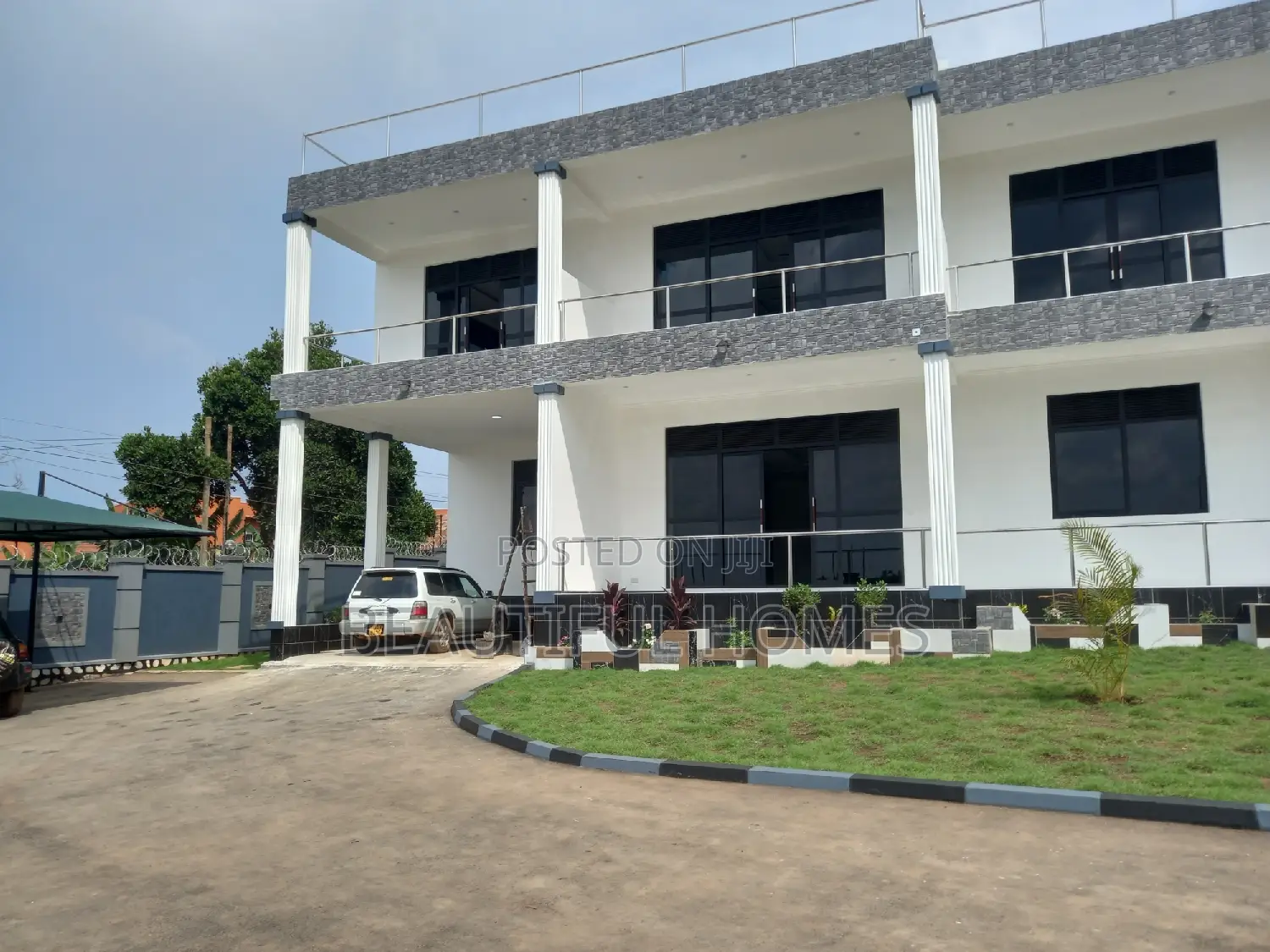 Furnished 6bdrm Duplex in Buwate Corporate, Kira for sale