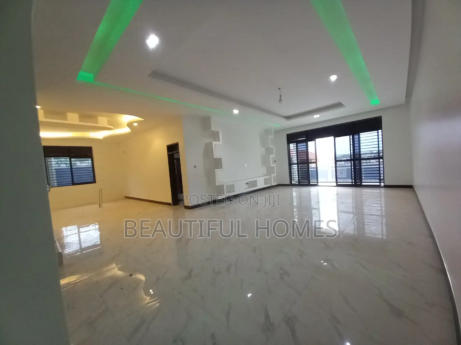 Furnished 6bdrm Duplex in Buwate Corporate, Kira for sale