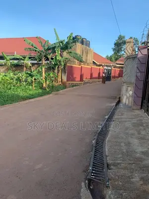 100by100ft Plot in Kisaasi
