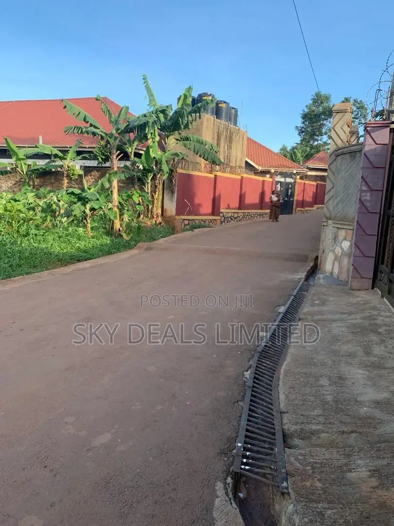 100by100ft Plot in Kisaasi