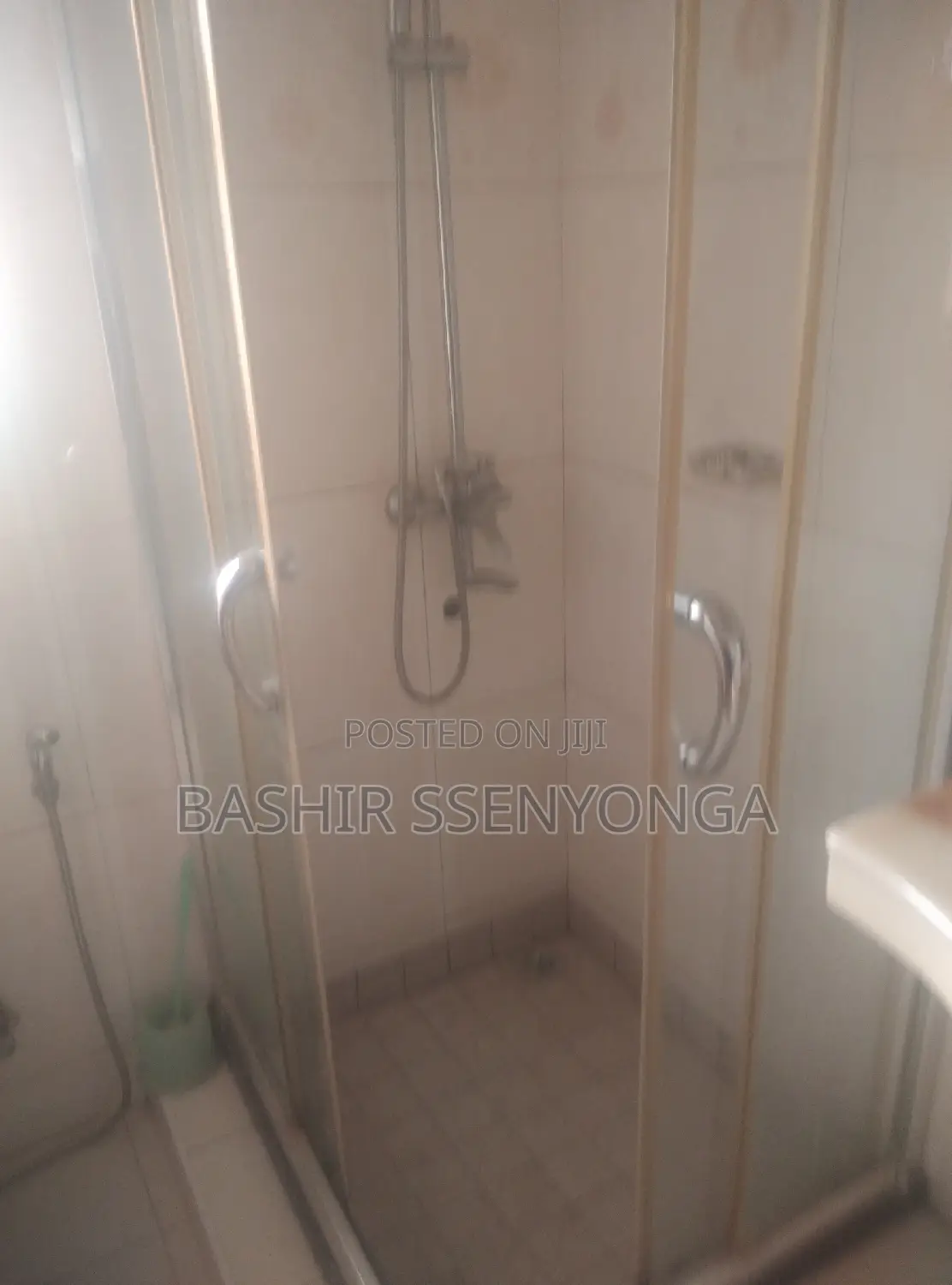 3bdrm Apartment in Makindye for rent