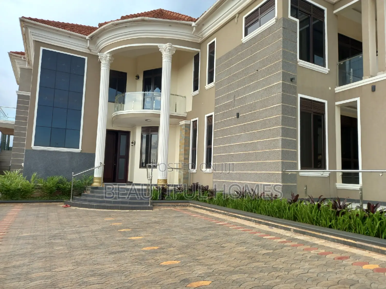 Furnished 6bdrm Mansion in Kira Minister'S for sale