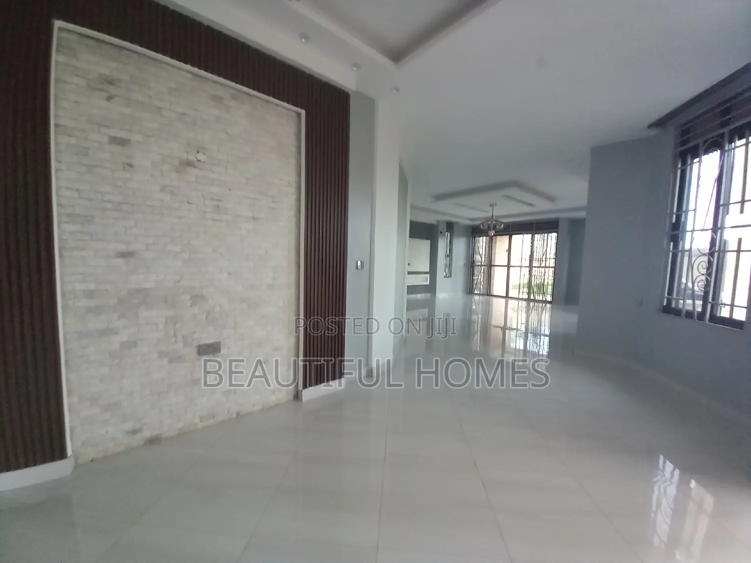 Furnished 6bdrm Duplex in Kira Gorgeous for sale