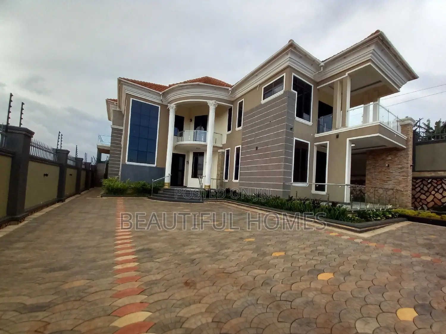 Furnished 6bdrm Duplex in Kira Gorgeous for sale