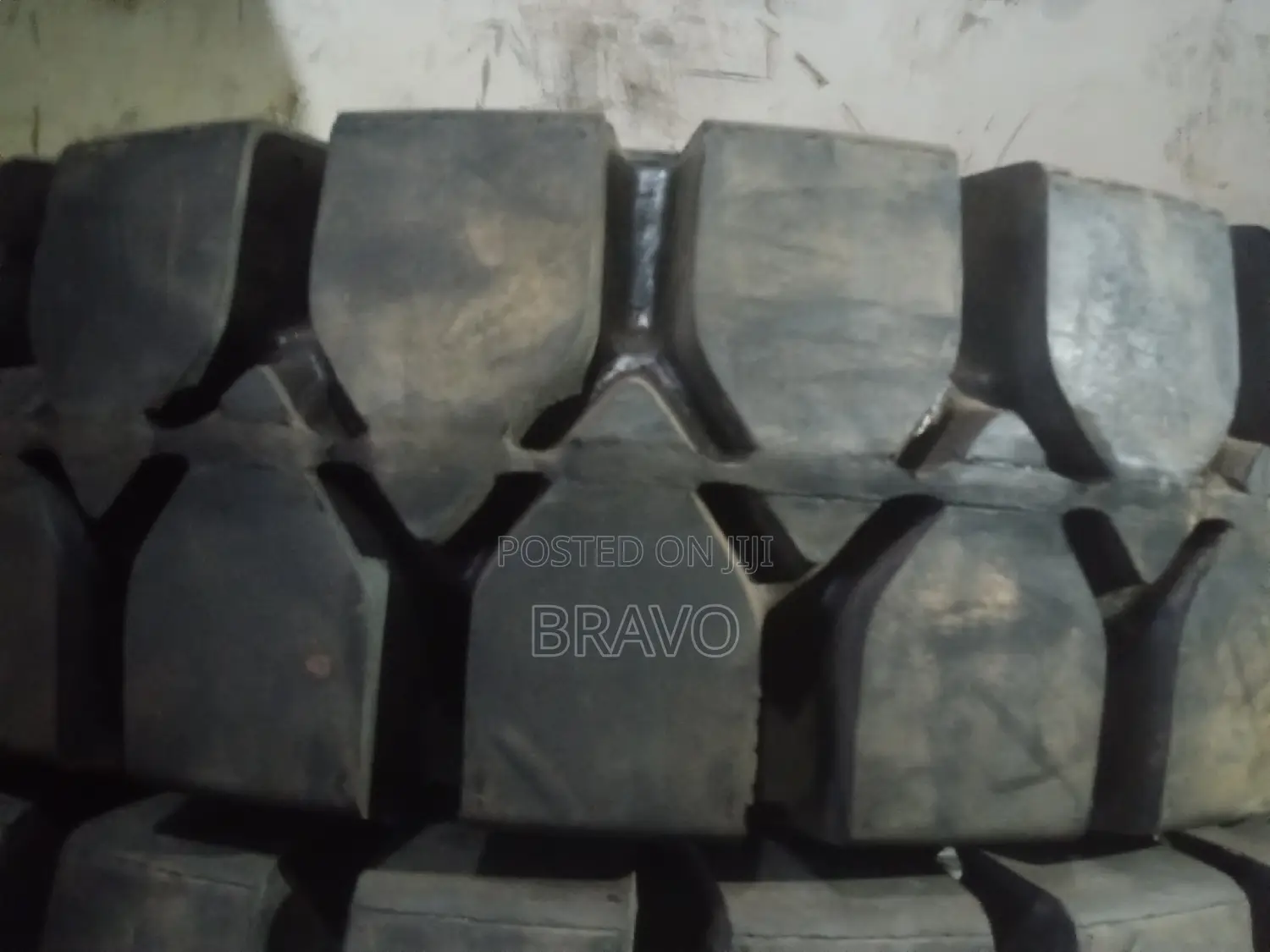 8.25*15 -6.50 Solid Tyres .