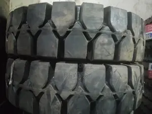 8.25*15 -6.50 Solid Tyres .