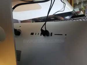 Desktop Computer Apple iMac 8GB Intel Core I5 SSD 1T