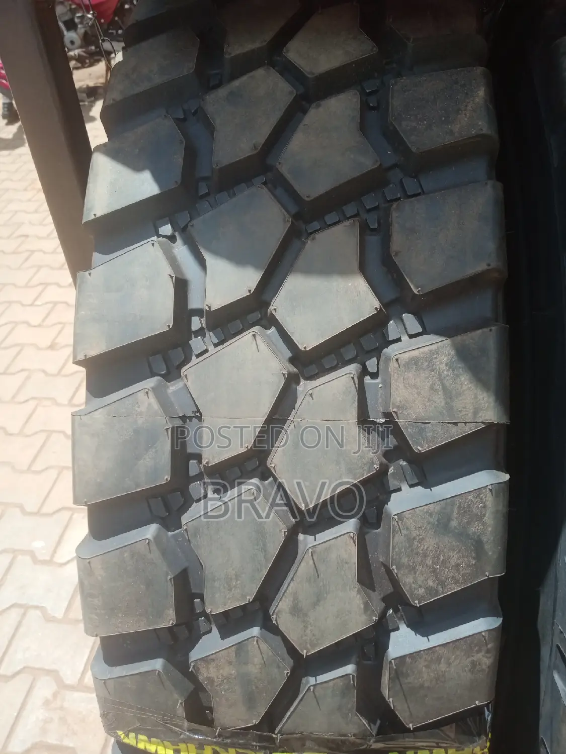 1400-24 Truck Tyres With (20)Ply.