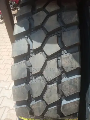 1400-24 Truck Tyres With (20)Ply.