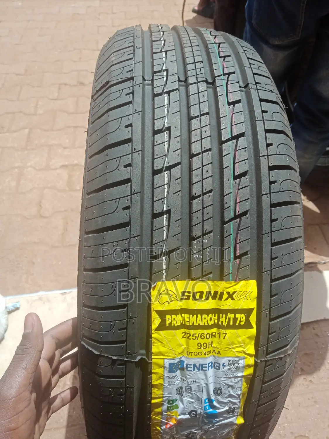 225/60r17 Sonix for Harrier.
