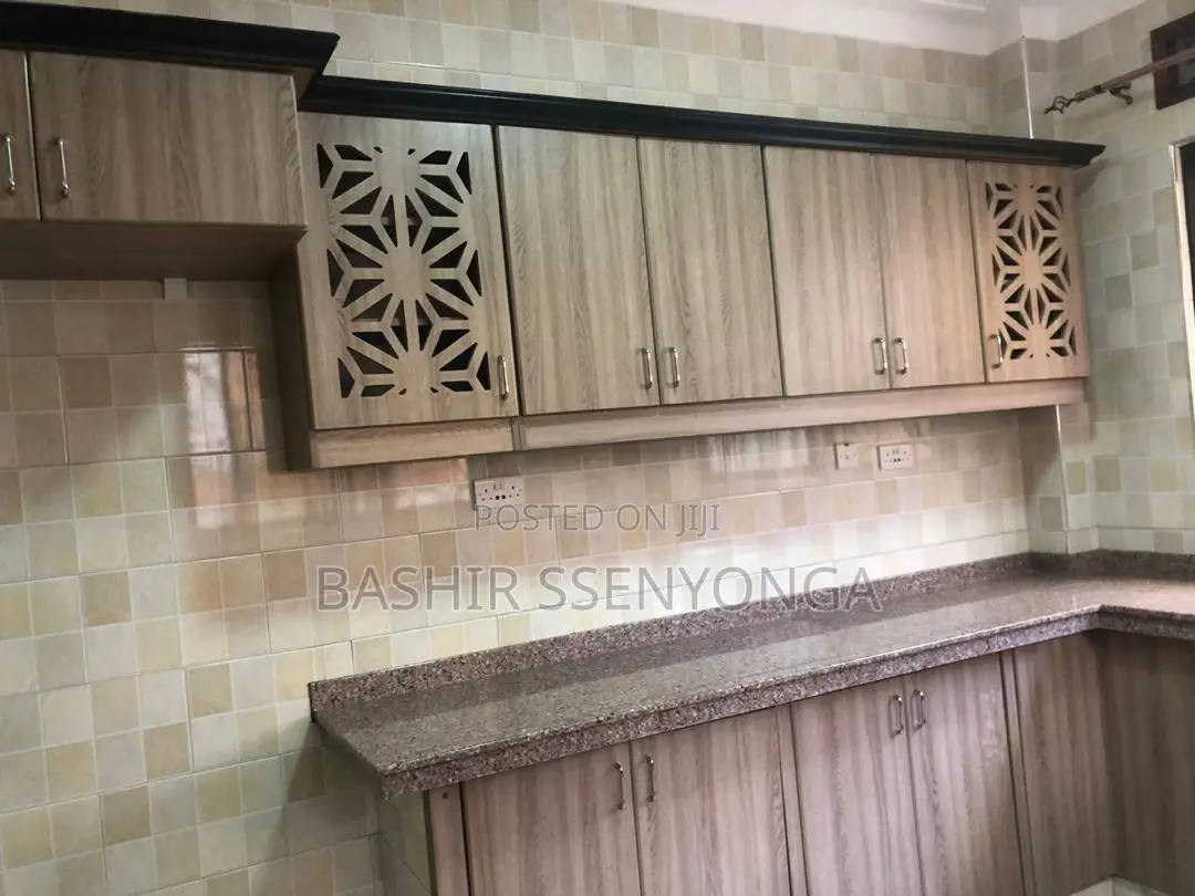 7bdrm Mansion in Makindye for rent