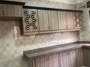 7bdrm Mansion in Makindye for rent