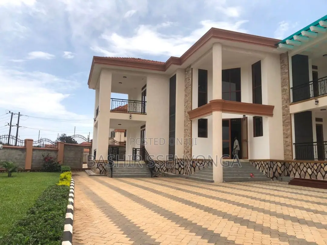 7bdrm Mansion in Makindye for rent