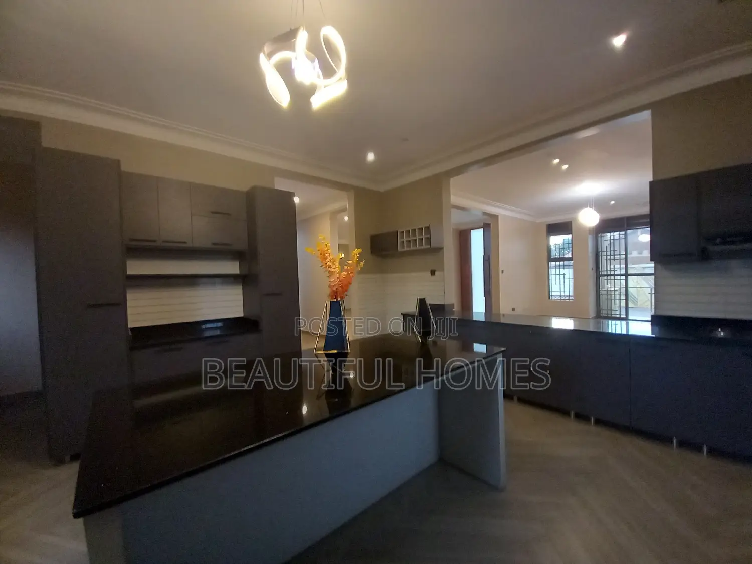 Furnished 7bdrm Mansion in Kyanja, Nakawa for sale