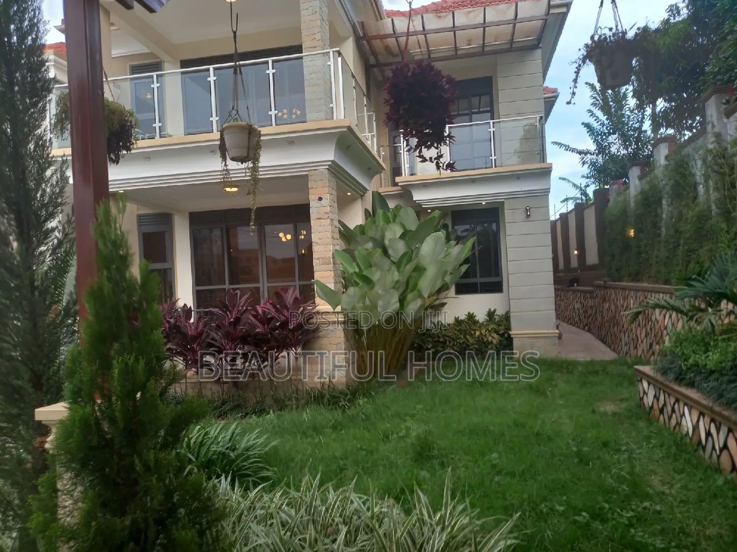 Furnished 7bdrm Mansion in Kyanja, Nakawa for sale