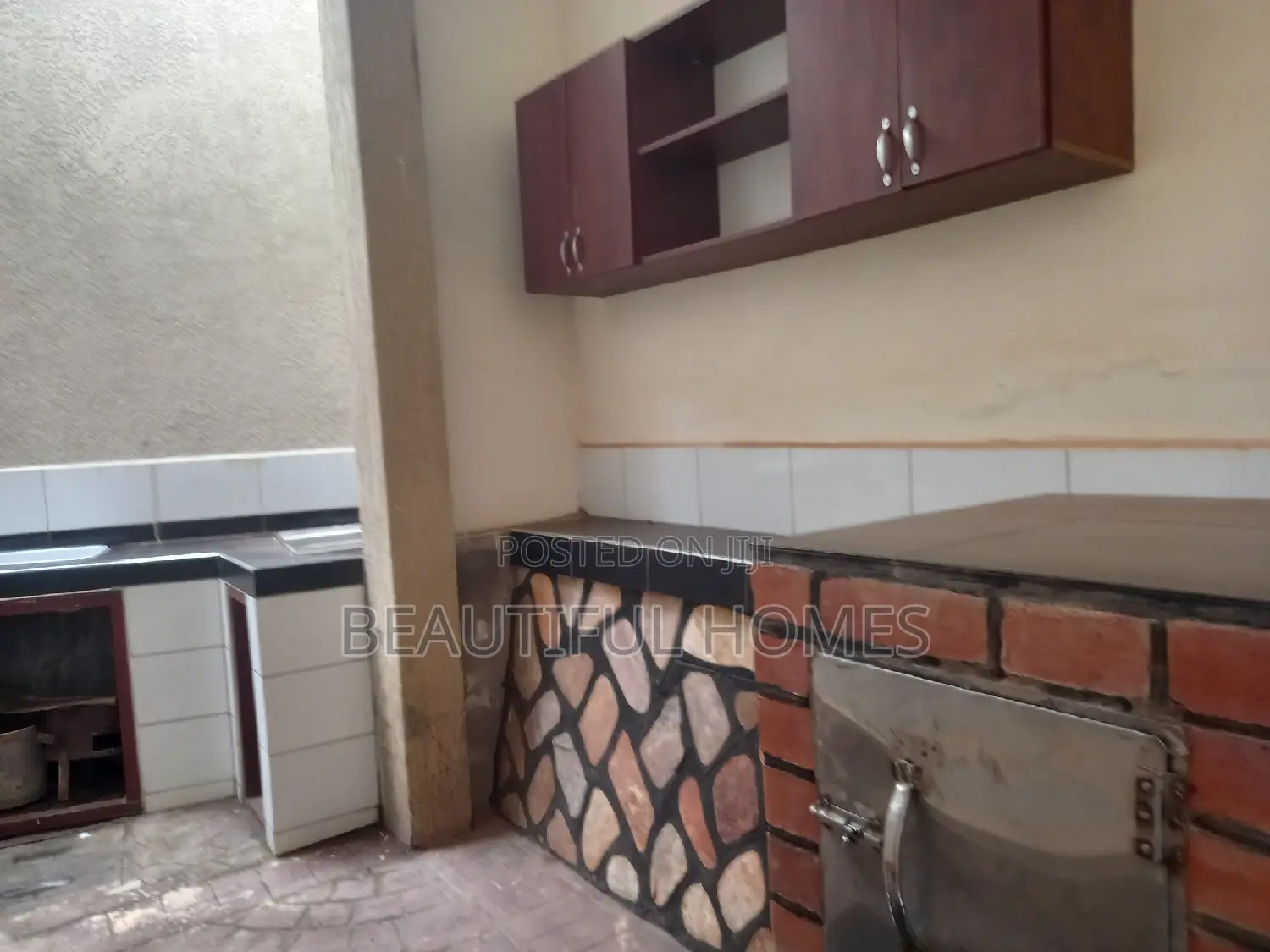 Furnished 7bdrm Duplex in Kyanja, Central Division for sale
