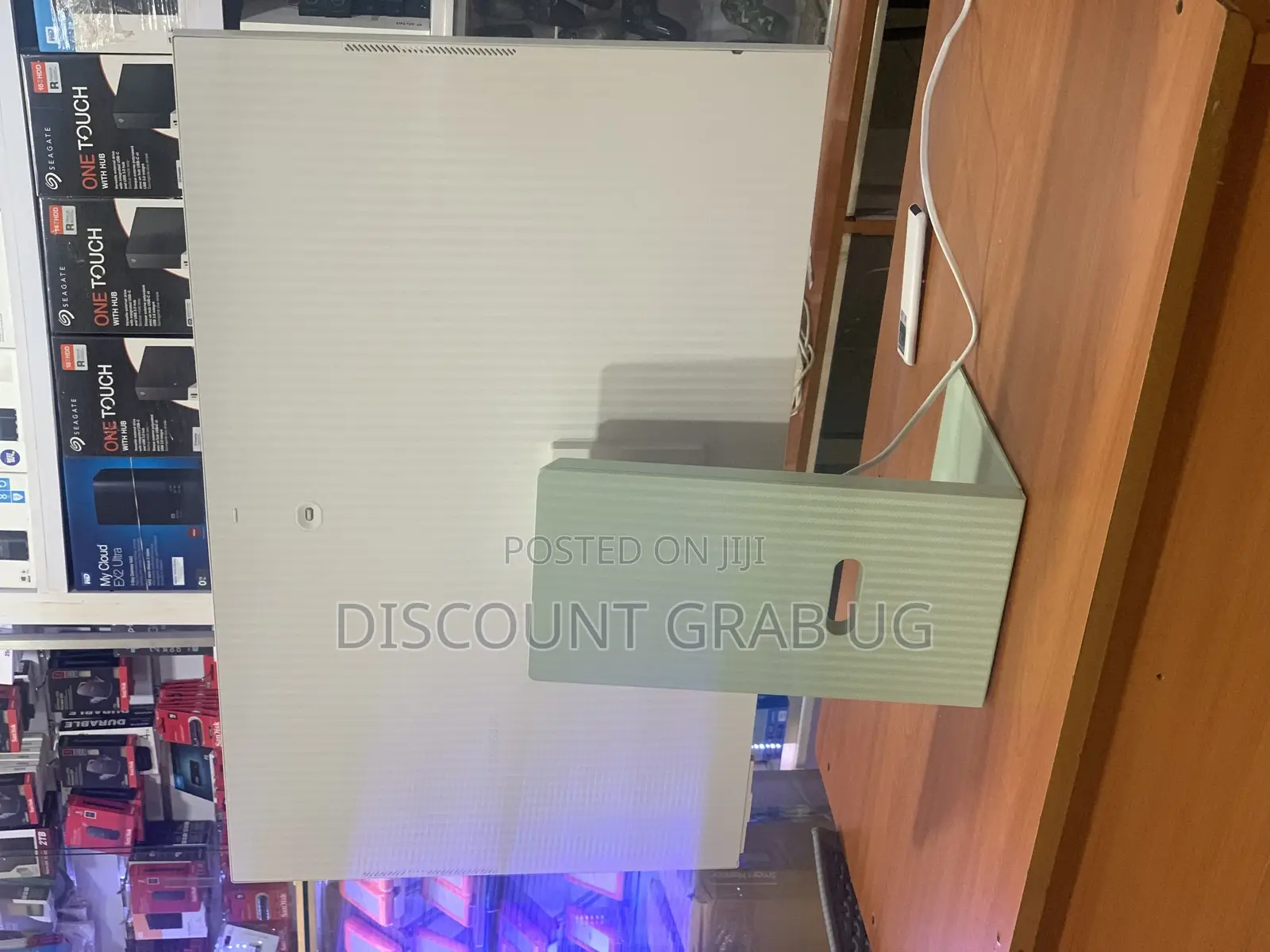 Samsung M8 32” Smart Monitor