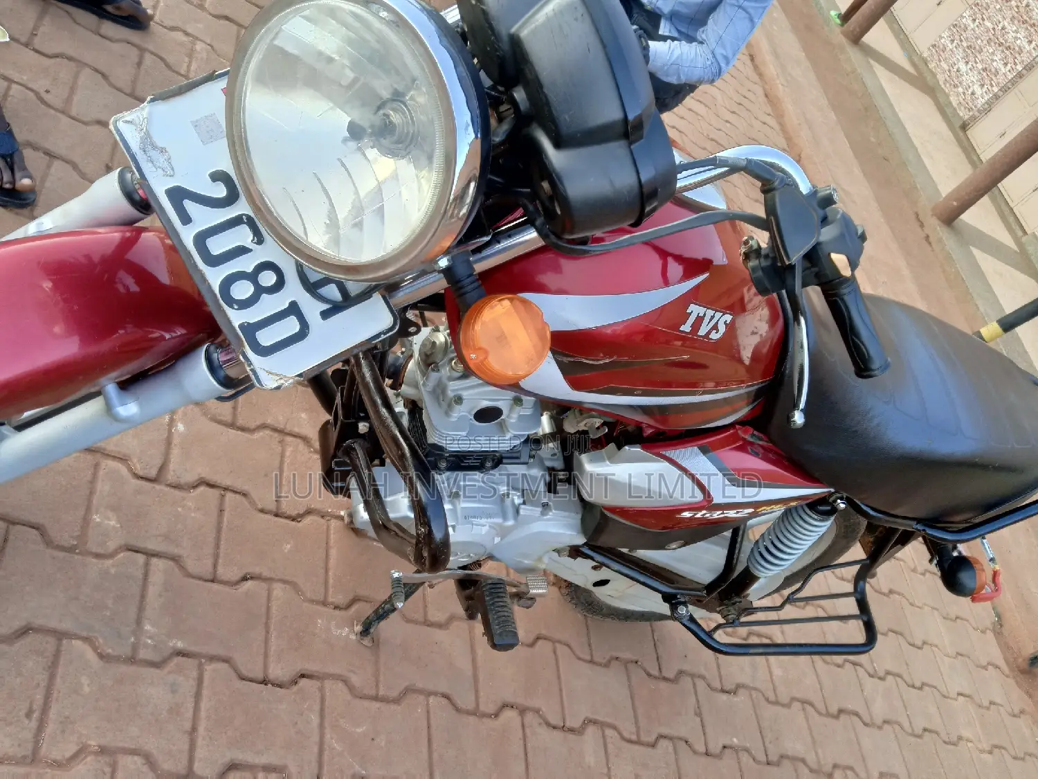 TVS HLX 125 2023 Red