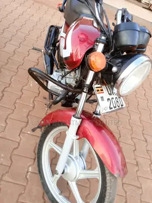 TVS HLX 125 2023 Red
