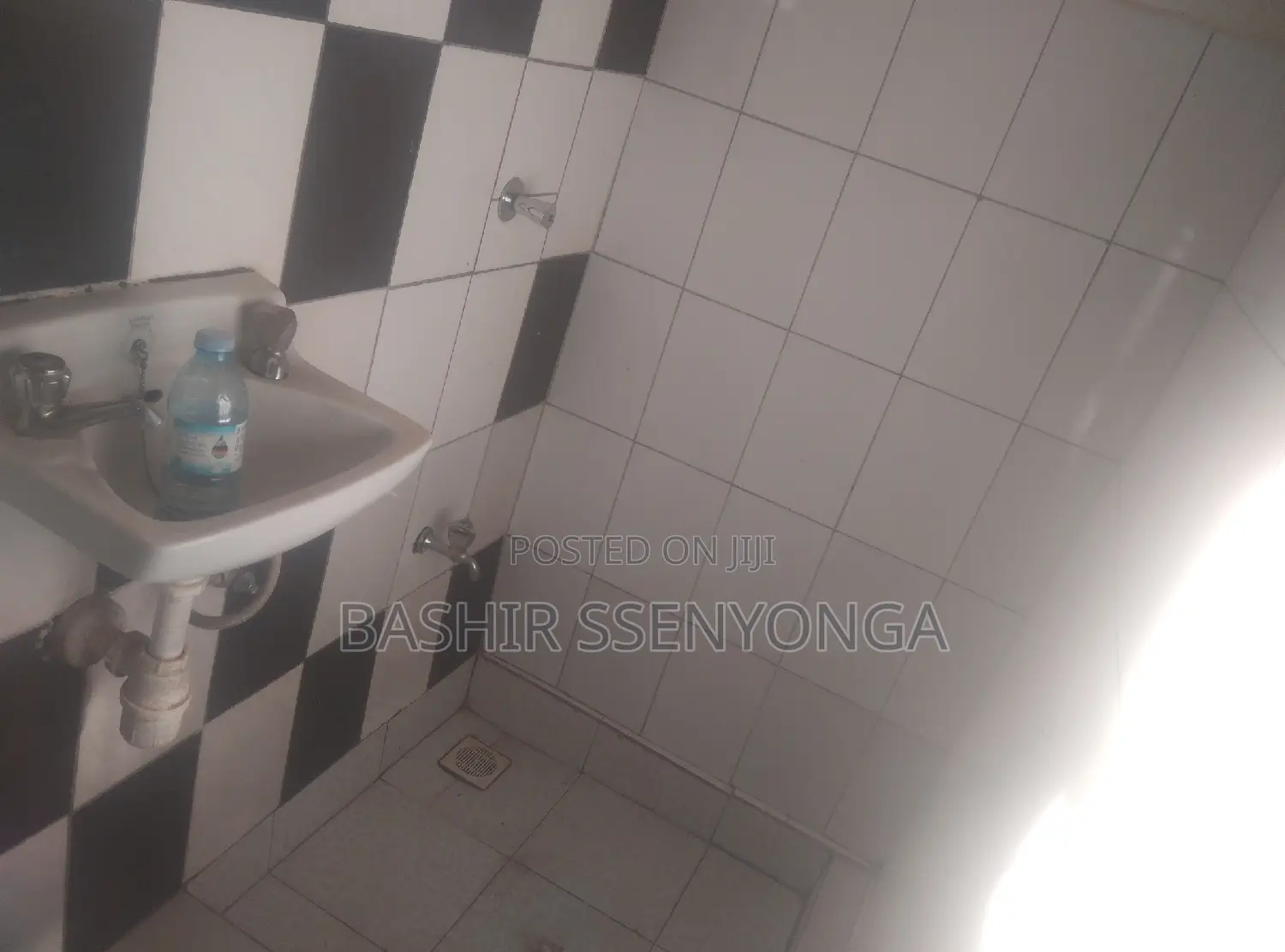1bdrm Bungalow in Makindye for rent