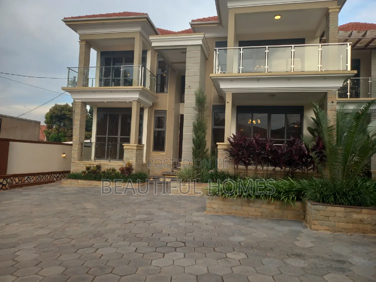 Furnished 7bdrm Mansion in Kyanja Corporate, Nakawa for sale