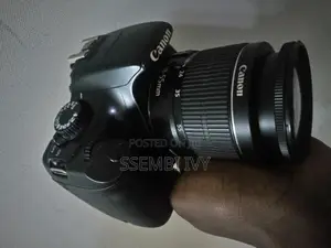 Canon Eos 1100d (Good Condition).
