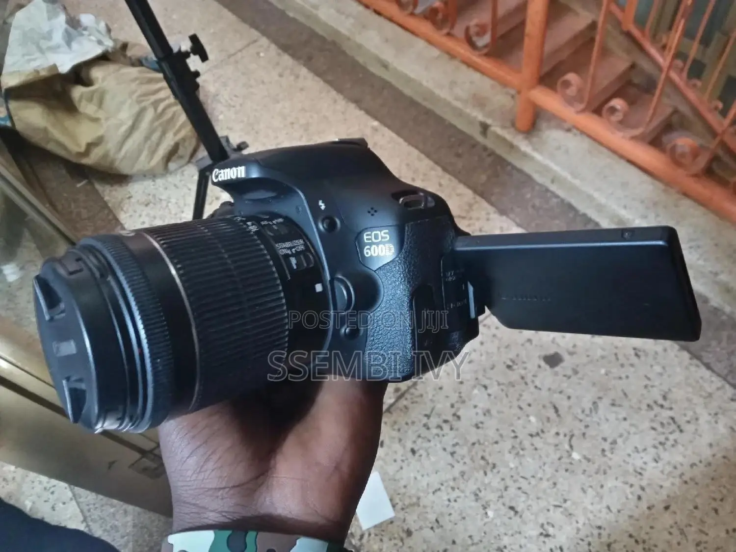 CANON EOS 600D Camera.